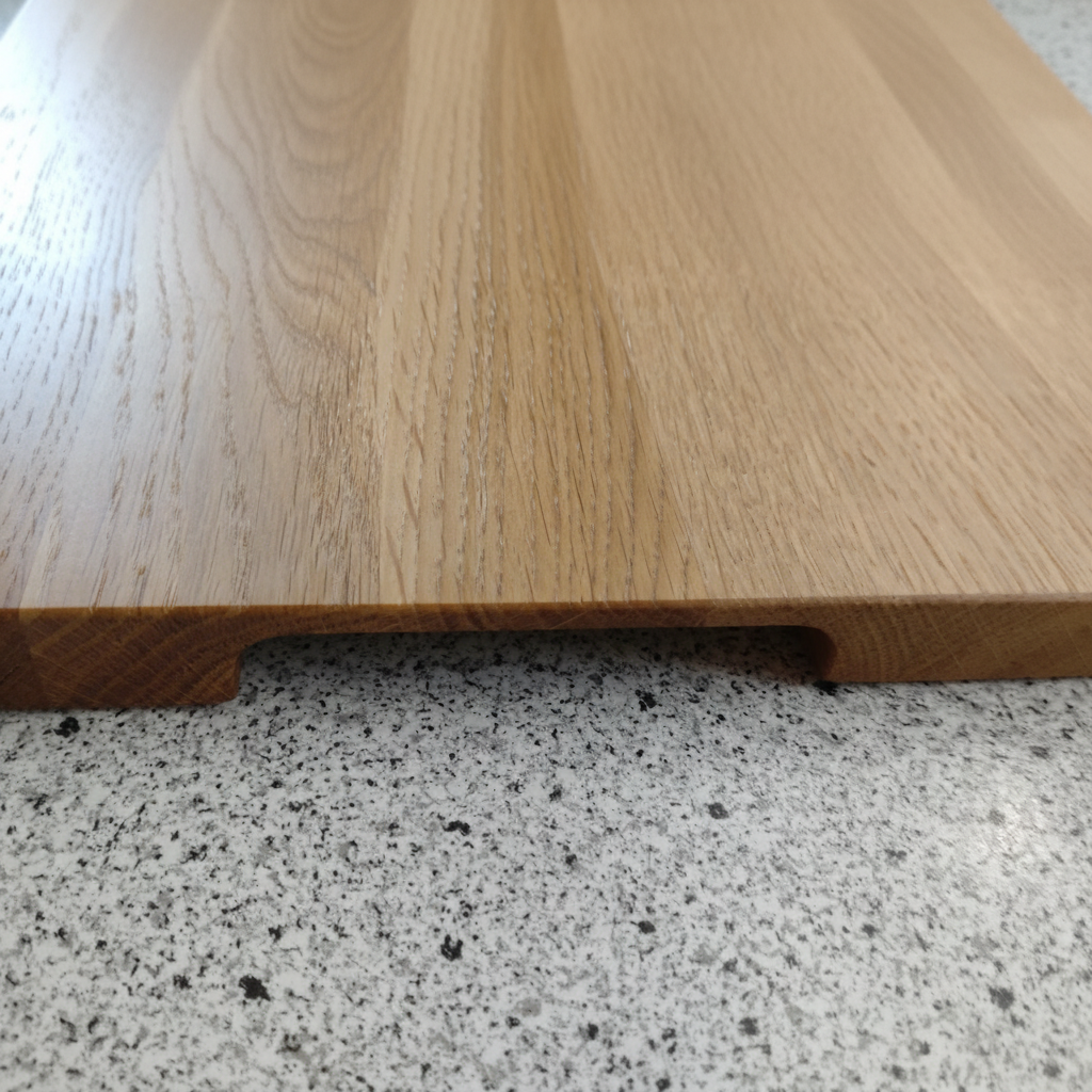 Schneidebrett „Ibiza“ aus Eiche, Detail der praktischen Griffe, Premium gefertigt