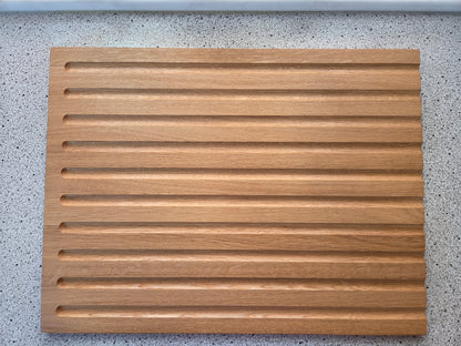 Schneidebrett Sardinien Brotschneidebrett mit Griffen und Krümelrillen