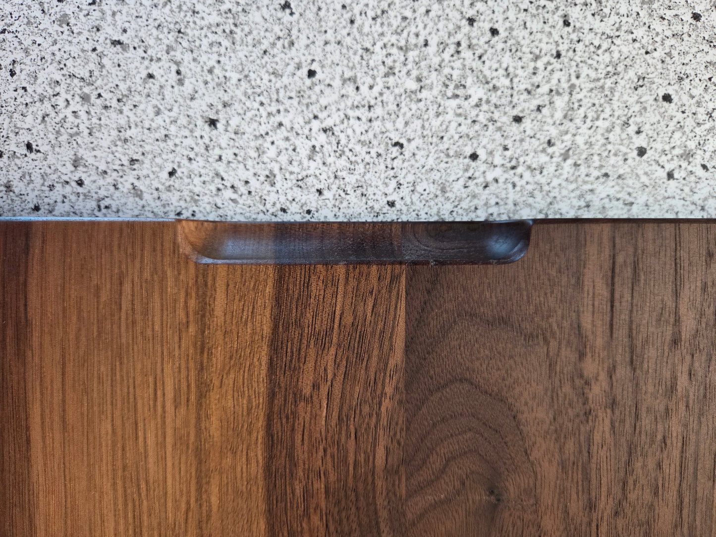 Schneidebrett Sardinien Brotschneidebrett mit Griffen und Krümelrillen