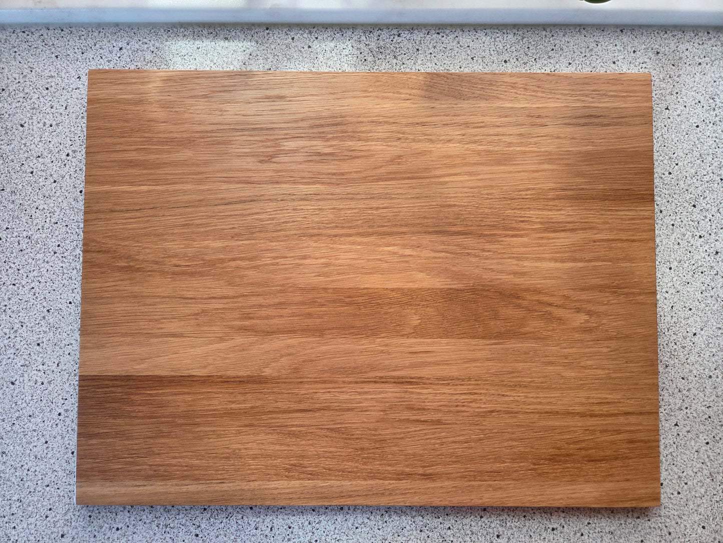 Schneidebrett Mallorca Massivholzbrett mit Designkante