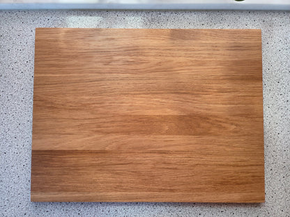 Schneidebrett Mallorca Massivholzbrett mit Designkante