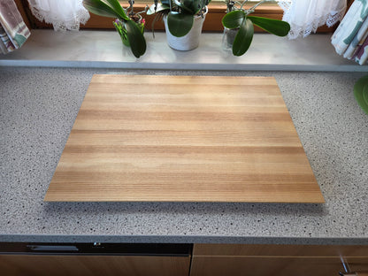 Schneidebrett Mallorca Massivholzbrett mit Designkante