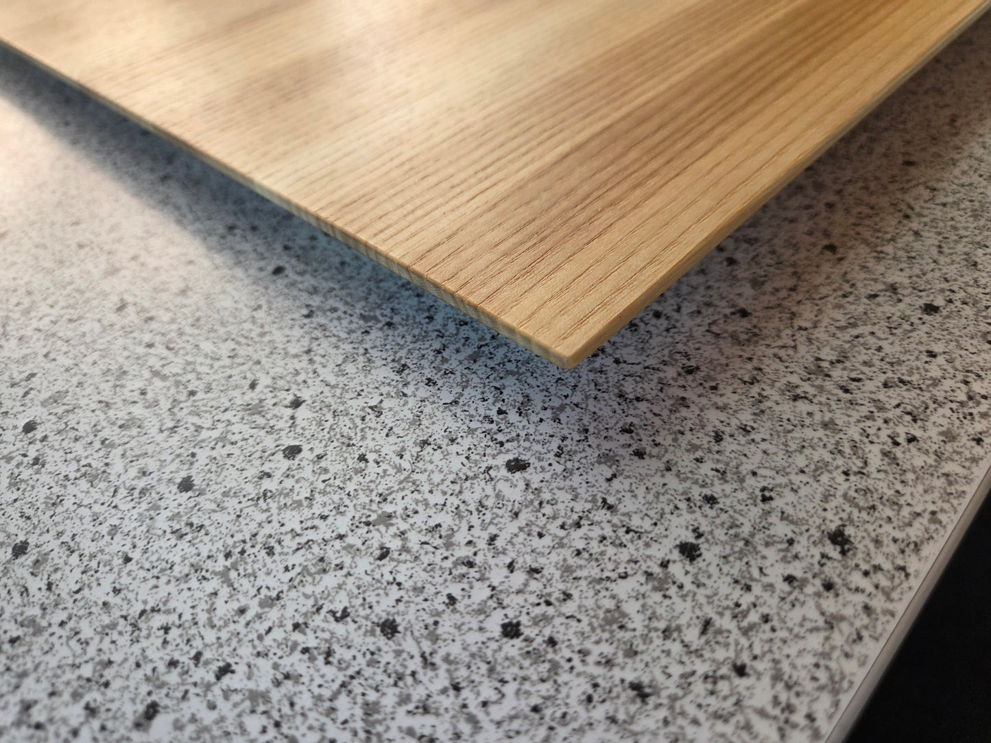 Schneidebrett Mallorca Massivholzbrett mit Designkante