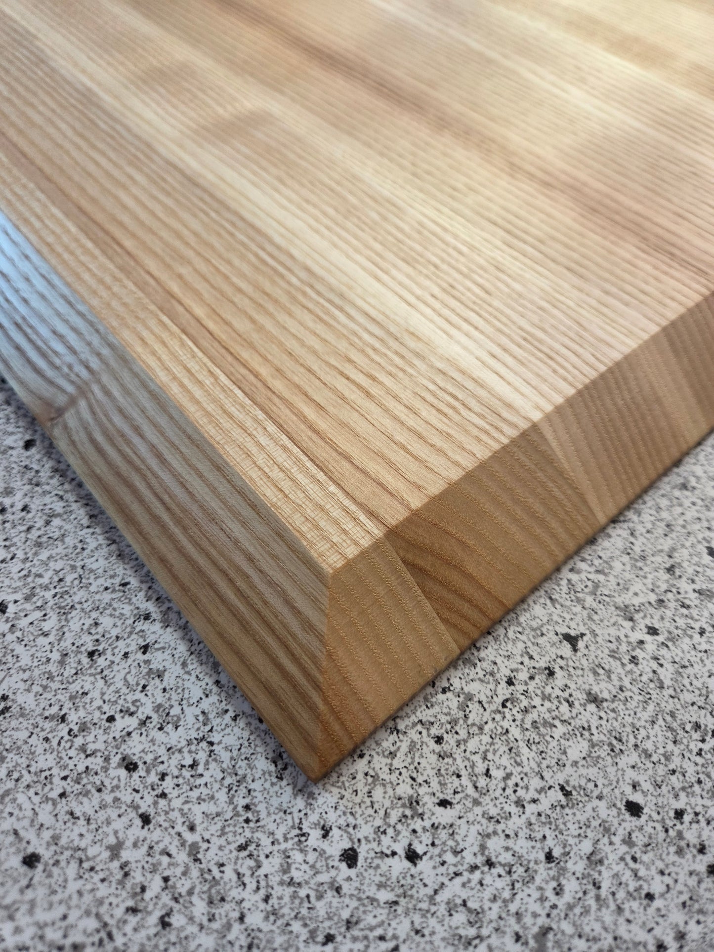 Schneidebrett Mallorca Massivholzbrett mit Designkante