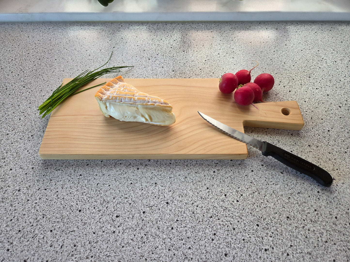 Vesperbrett Elba Handliches Massivholzbrett mit Griff