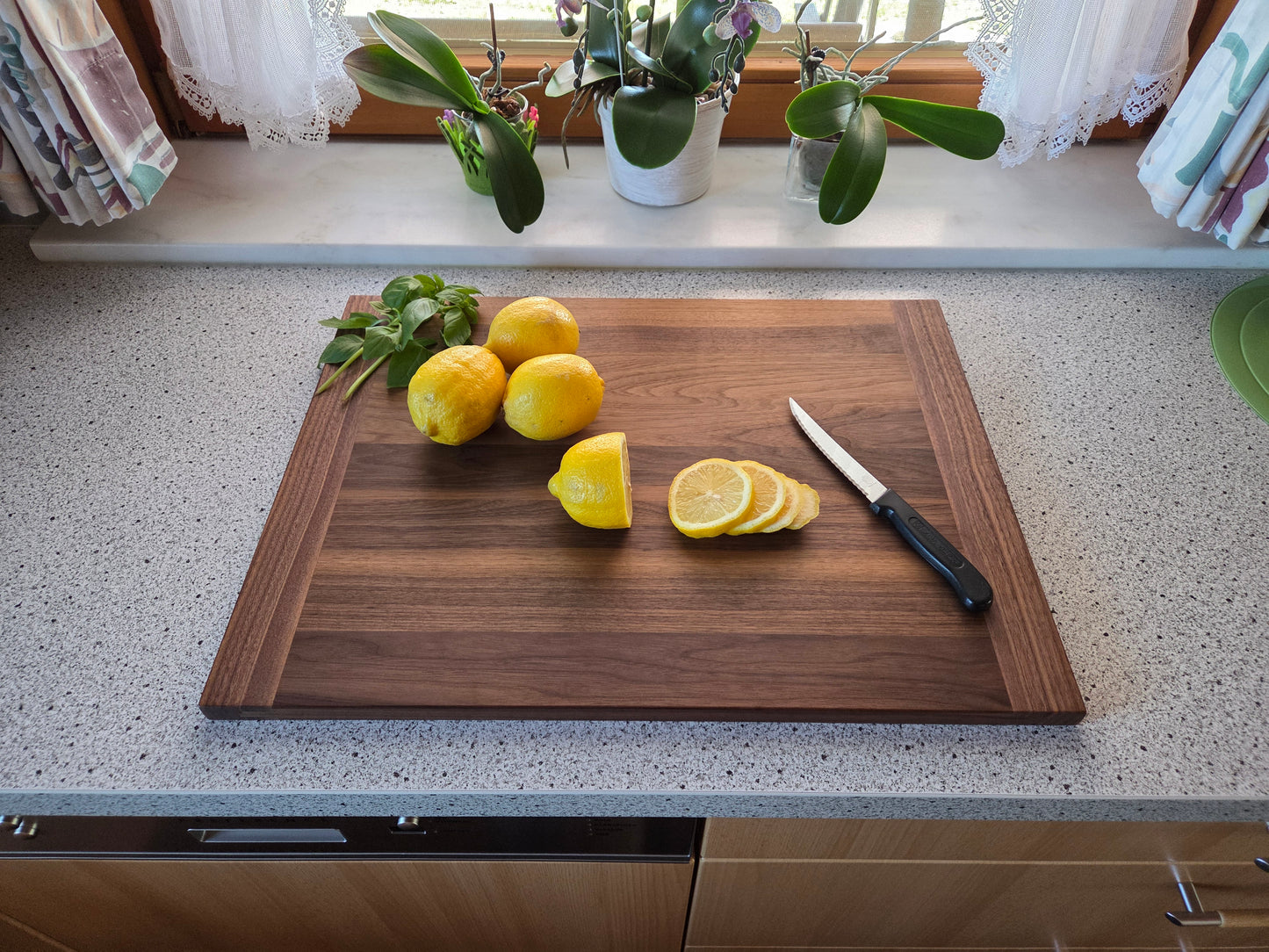 Schneidebrett Corsica – Massives Holzbrett mit beidseitiger Hirnholzleiste | Einzigartig & Naturbelassen