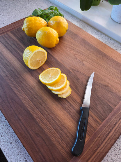 Schneidebrett Corsica – Massives Holzbrett mit beidseitiger Hirnholzleiste | Einzigartig & Naturbelassen