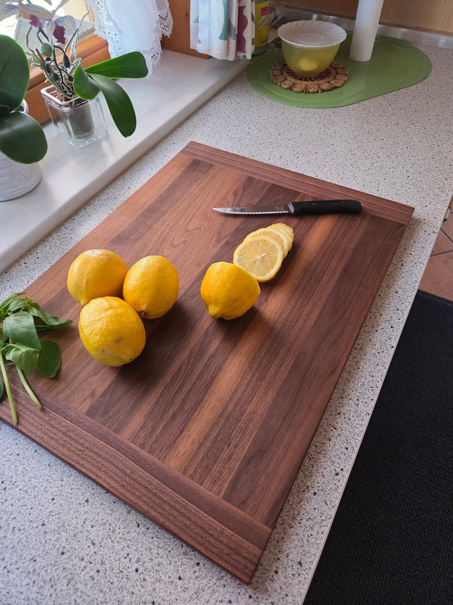 Schneidebrett Corsica – Massives Holzbrett mit beidseitiger Hirnholzleiste | Einzigartig & Naturbelassen