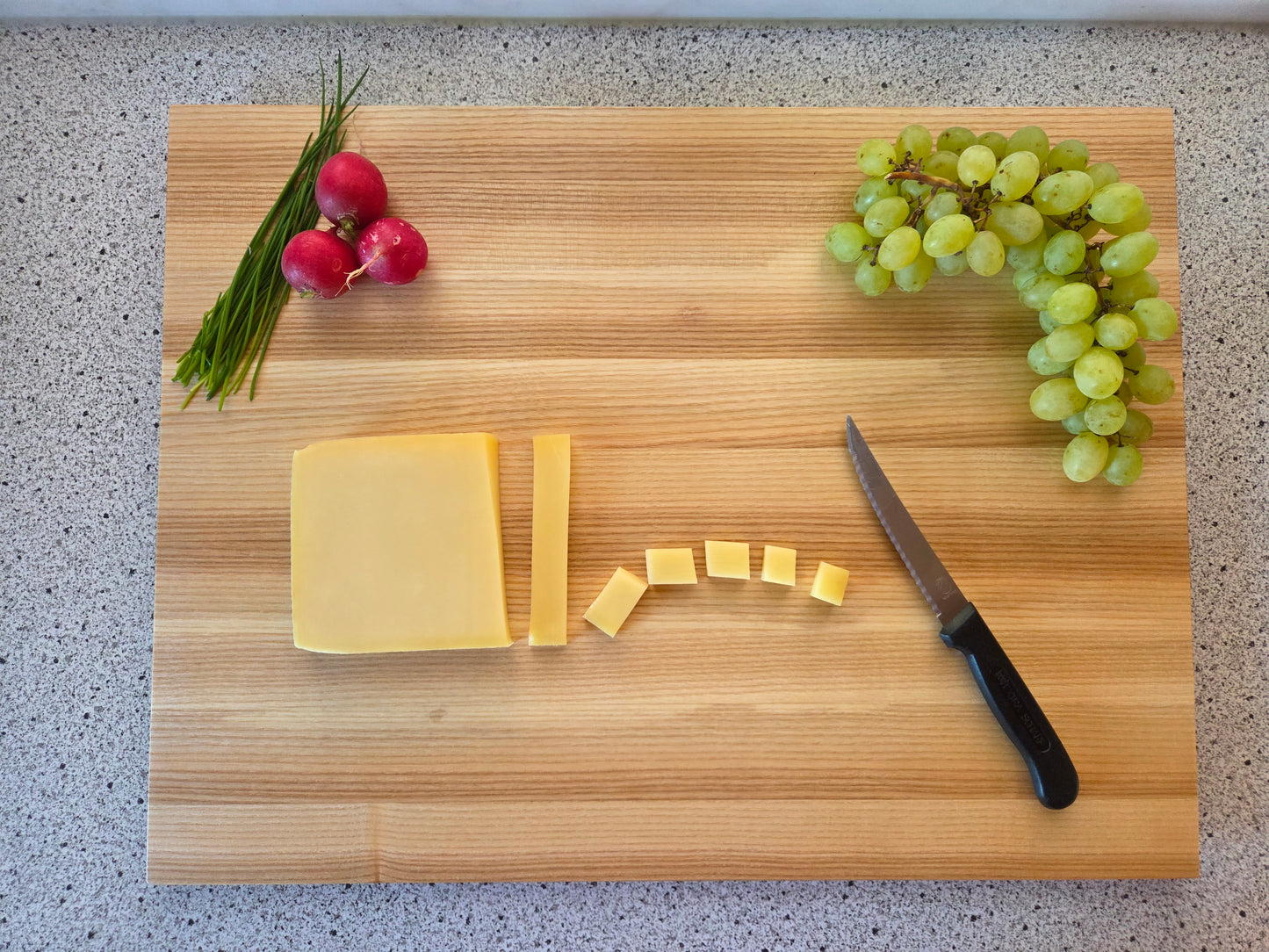 Schneidebrett Mallorca Massivholzbrett mit Designkante