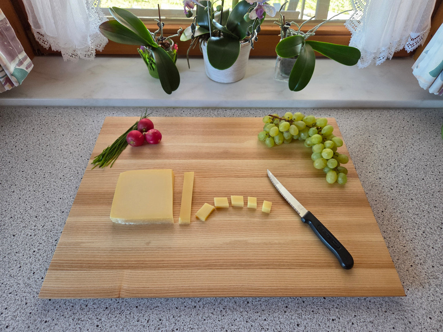 Schneidebrett Mallorca Massivholzbrett mit Designkante