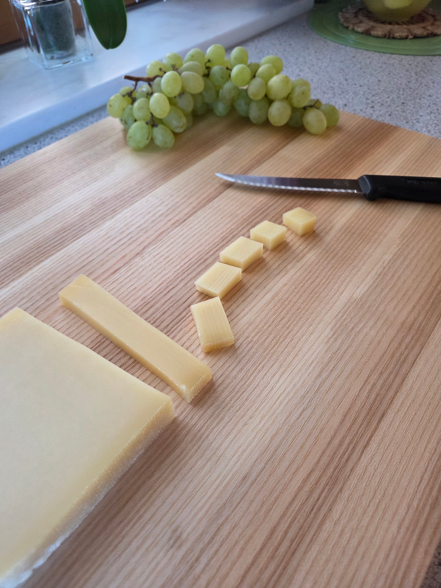 Schneidebrett Mallorca Massivholzbrett mit Designkante