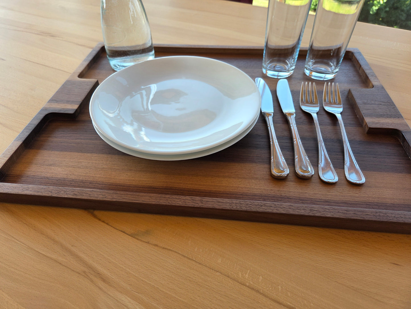 Serviertablett Capri aus Massivholz – stilvoll und praktisch