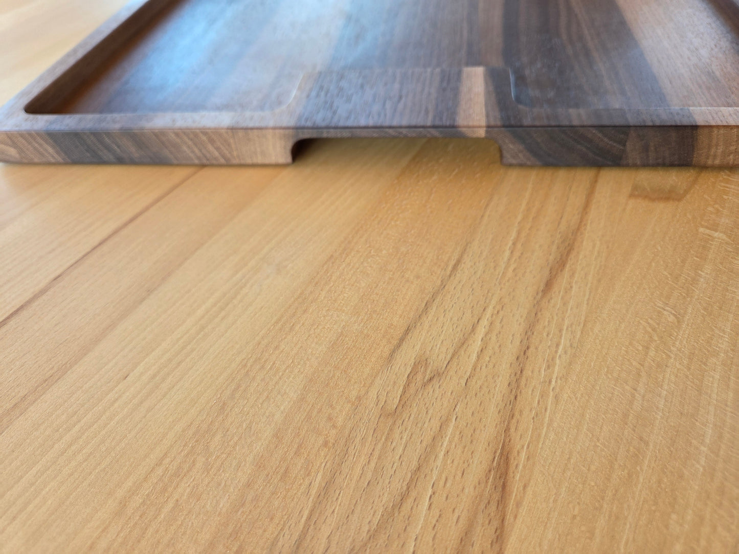 Serviertablett Capri aus Massivholz – stilvoll und praktisch