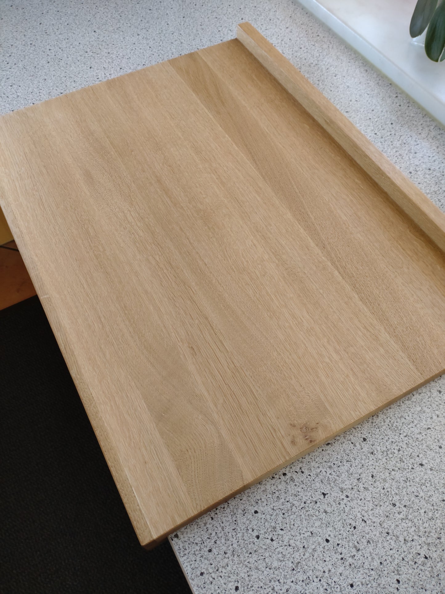 Backbrett Kreta Massives Arbeitsbrett mit zwei Anschlagkanten