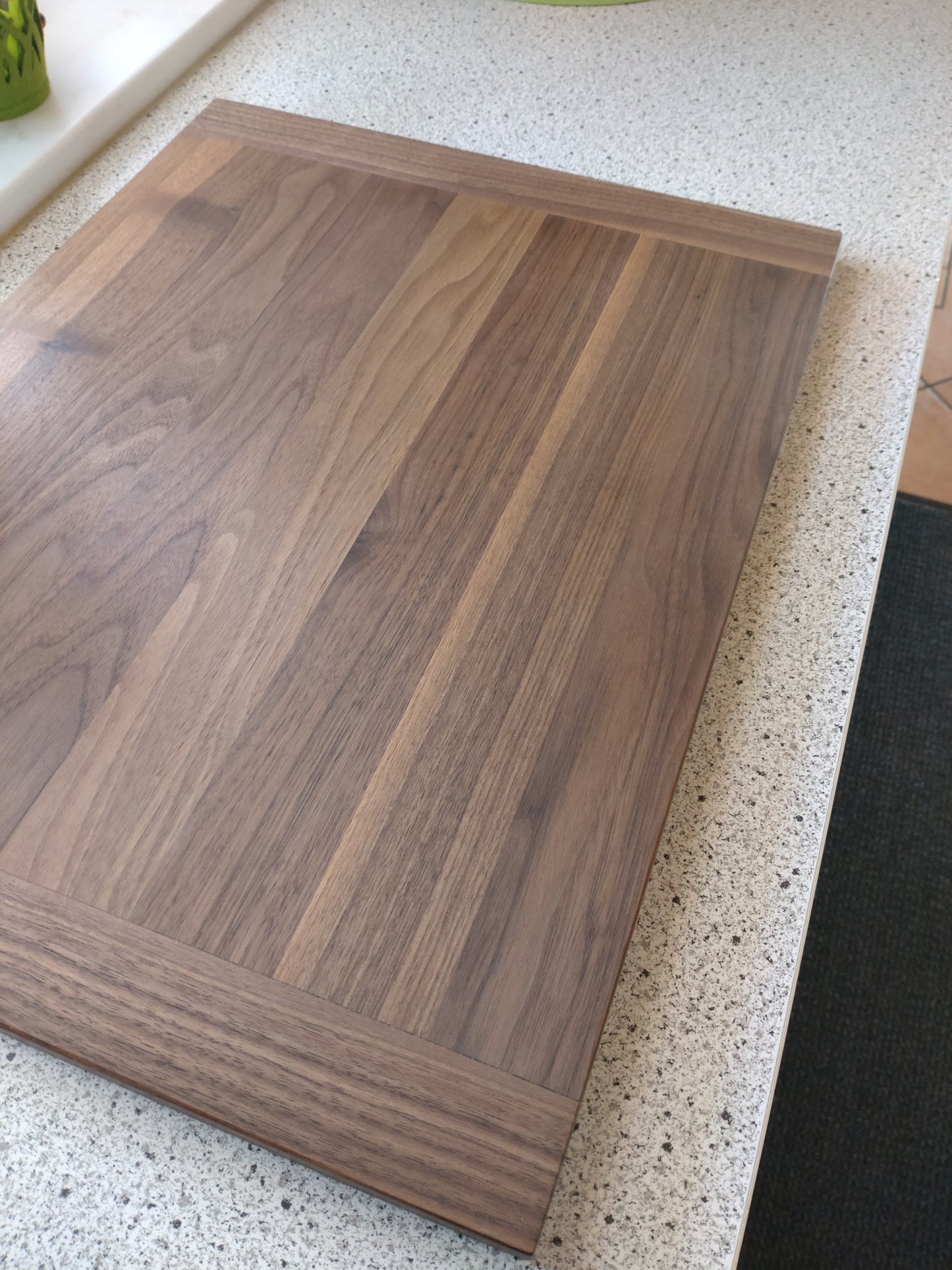 Schneidebrett Corsica – Massives Holzbrett mit beidseitiger Hirnholzleiste | Einzigartig & Naturbelassen