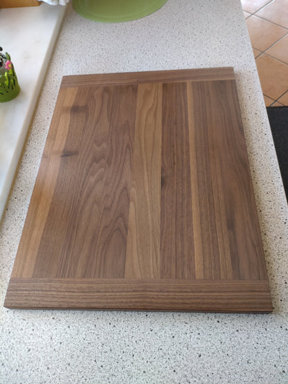 Schneidebrett Corsica – Massives Holzbrett mit beidseitiger Hirnholzleiste | Einzigartig & Naturbelassen