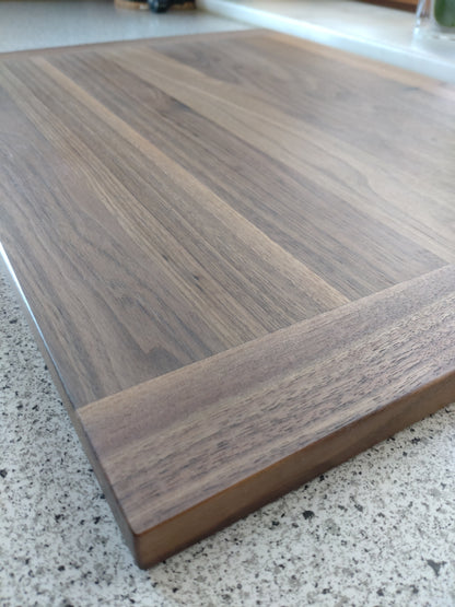 Schneidebrett Corsica – Massives Holzbrett mit beidseitiger Hirnholzleiste | Einzigartig & Naturbelassen