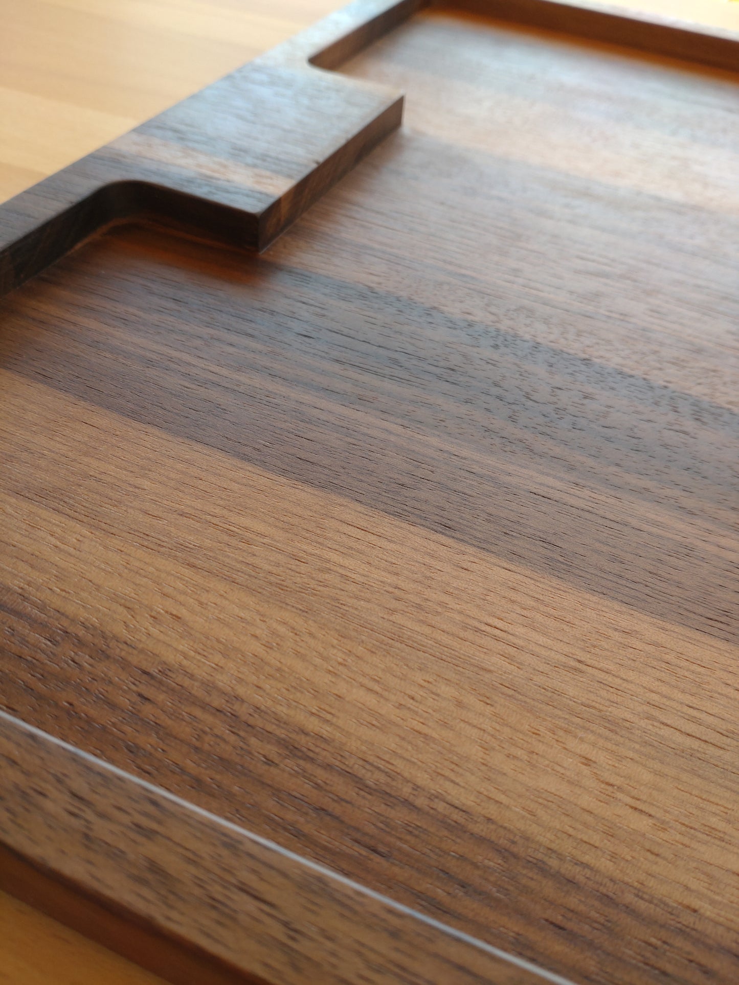 Serviertablett aus Massivholz
