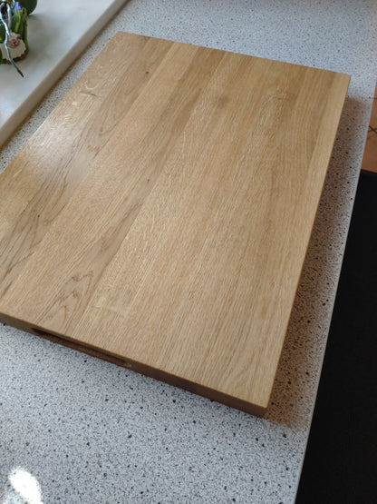 Schneidebrett Mauritius Zweiseitiges Massivholzbrett mit Saftrillen und Griff