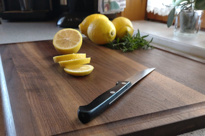 Schneidebrett Santorini Massives Holzbrett mit Saftrille