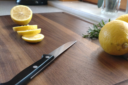 Schneidebrett Santorini Massives Holzbrett mit Saftrille