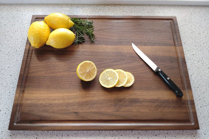 Schneidebrett Santorini Massives Holzbrett mit Saftrille