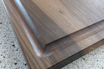 Schneidebrett Santorini Massives Holzbrett mit Saftrille