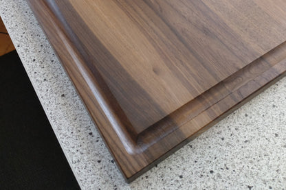 Schneidebrett Santorini Massives Holzbrett mit Saftrille