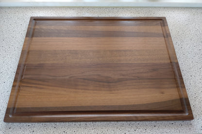 Schneidebrett Santorini Massives Holzbrett mit Saftrille