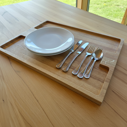 Serviertablett „Capri“ aus Eichenholz, Vorderansicht, doppelt geölte Oberfläche