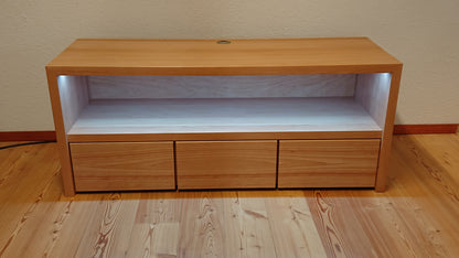 Draufsicht auf das Lowboard „Wien“ aus Buchenholz, geölte Oberfläche